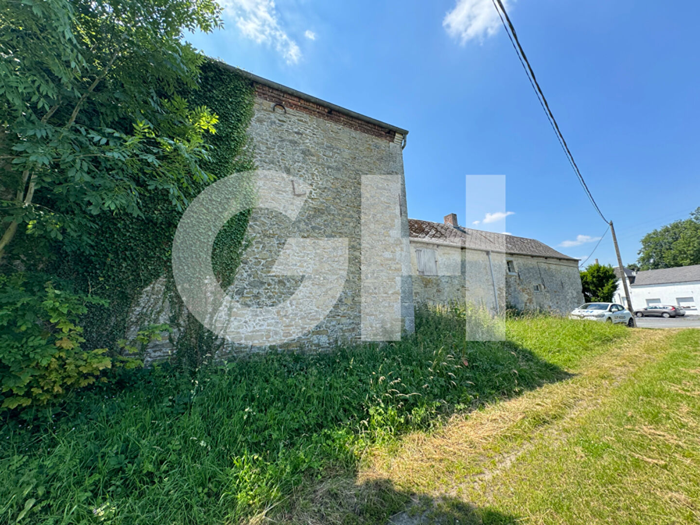 BERELLES : fermette de 5 pièces (140 m²) en vente