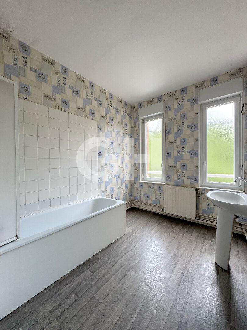 Maison bourgeoise à vendre à Aulnoye-Aymeries - 4 chambres