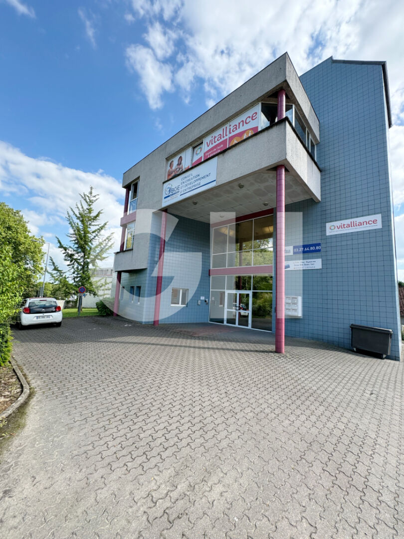 À louer - bureaux de 45 m²  (3 pièces) à Maubeuge