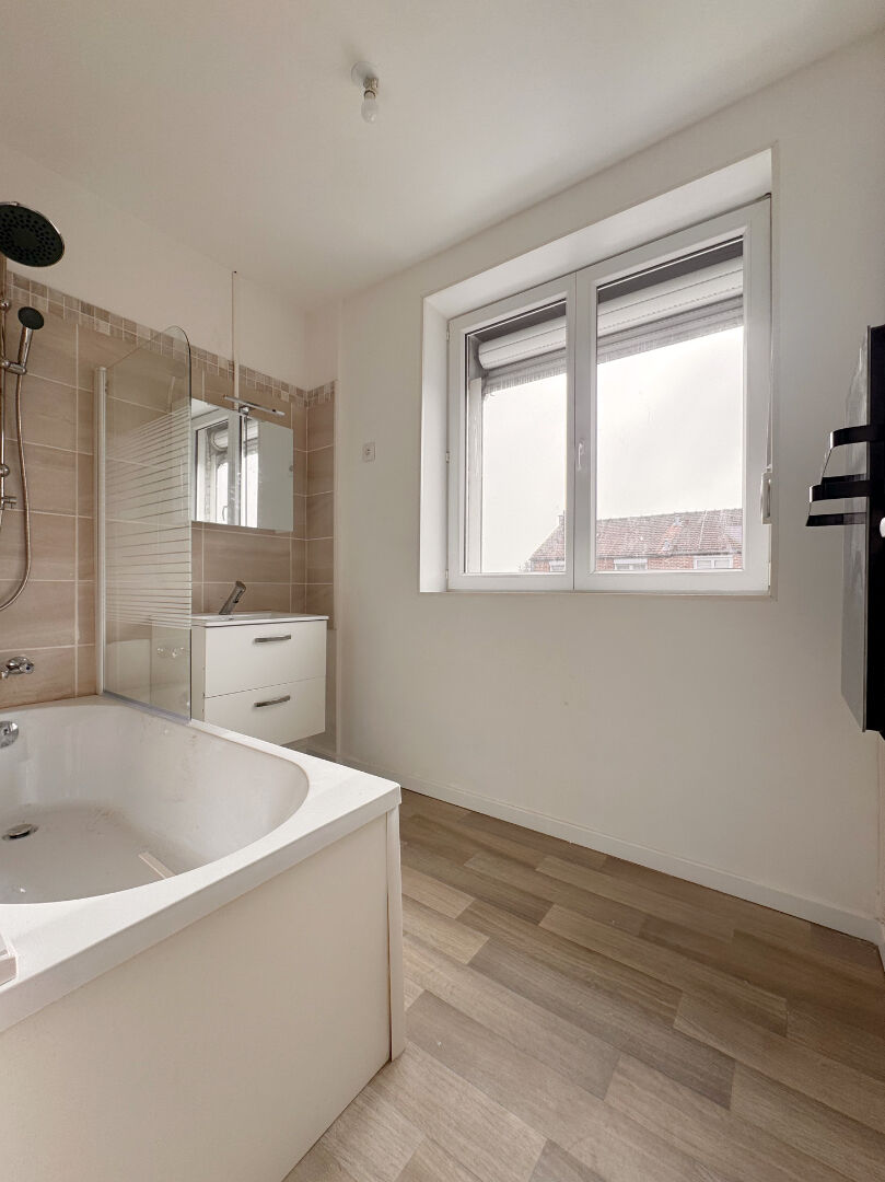 Maison 4 pièces à louer à Jeumont - 65.44 m² avec jardin et garage