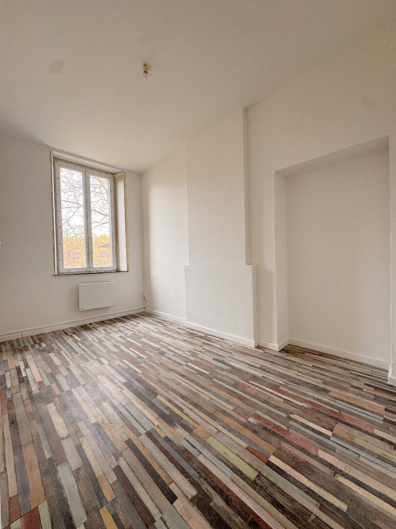 Appartement T2 avec jardin et parking à louer à Recquignies.