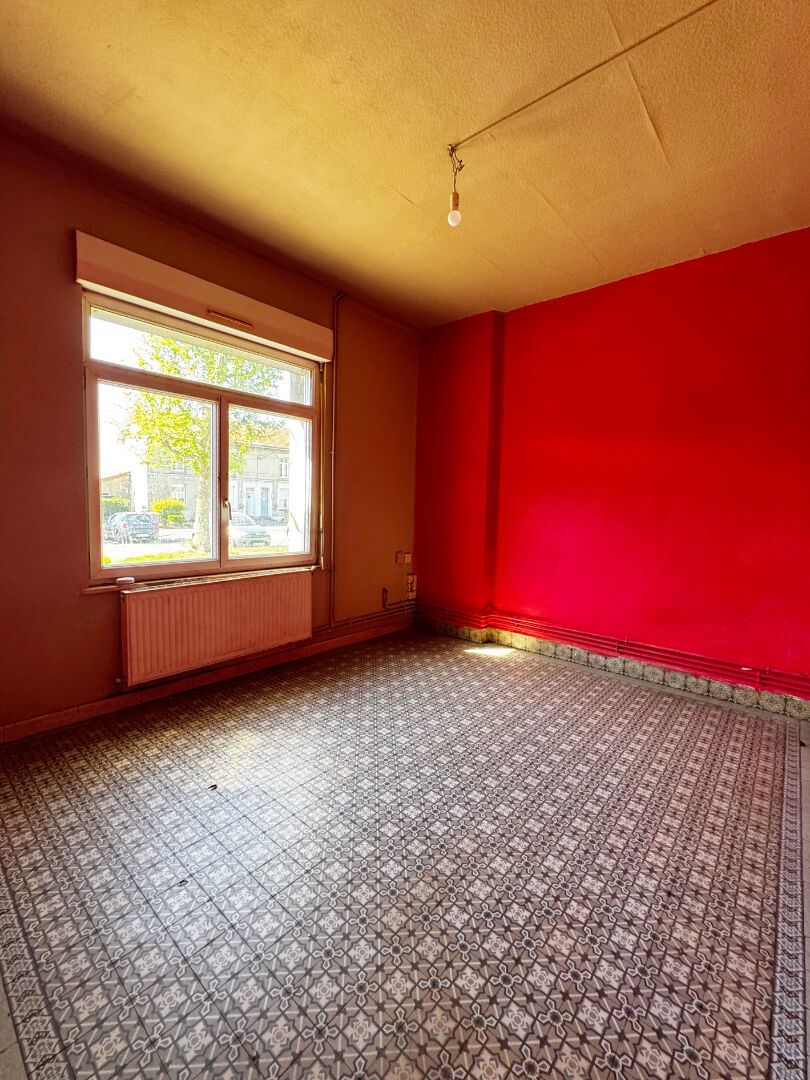 Maison à vendre à Aulnoye-Aymeries - 3 pièces, 65 m², travaux à prévoir