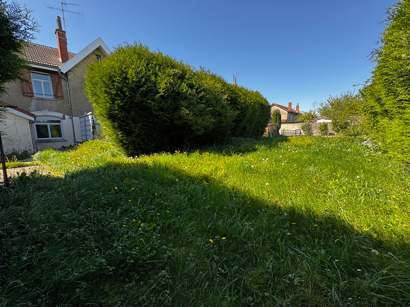 Maison à vendre à Aulnoye-Aymeries - 3 pièces, 65 m², travaux à prévoir