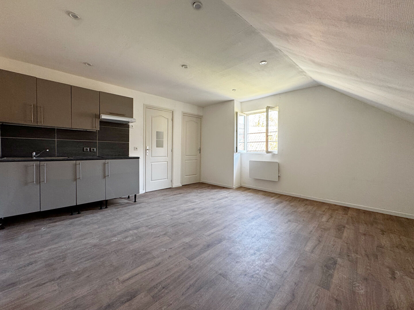 Appartement T1 à louer à Jeumont - Calme et bien équipé