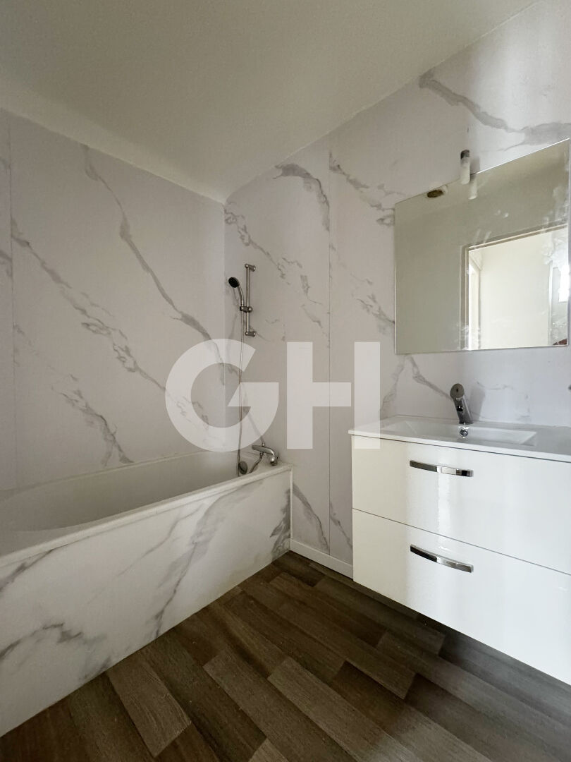 Appartement 2 pièces à louer en rez-de-chaussée à Jeumont, France