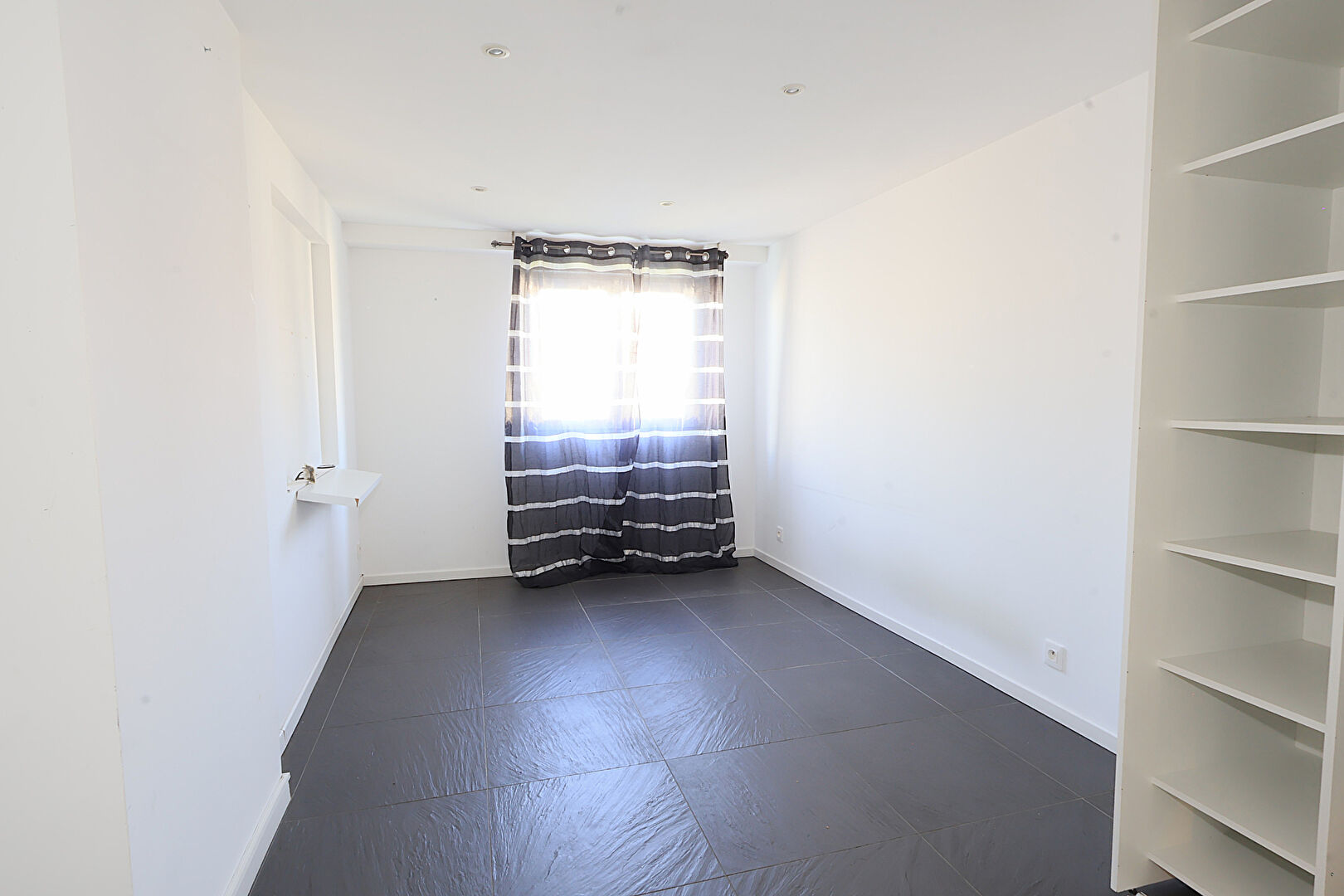 MAUGUIO proche intermarché  Villa 149 m² sur terrain de 478m² - Piscine