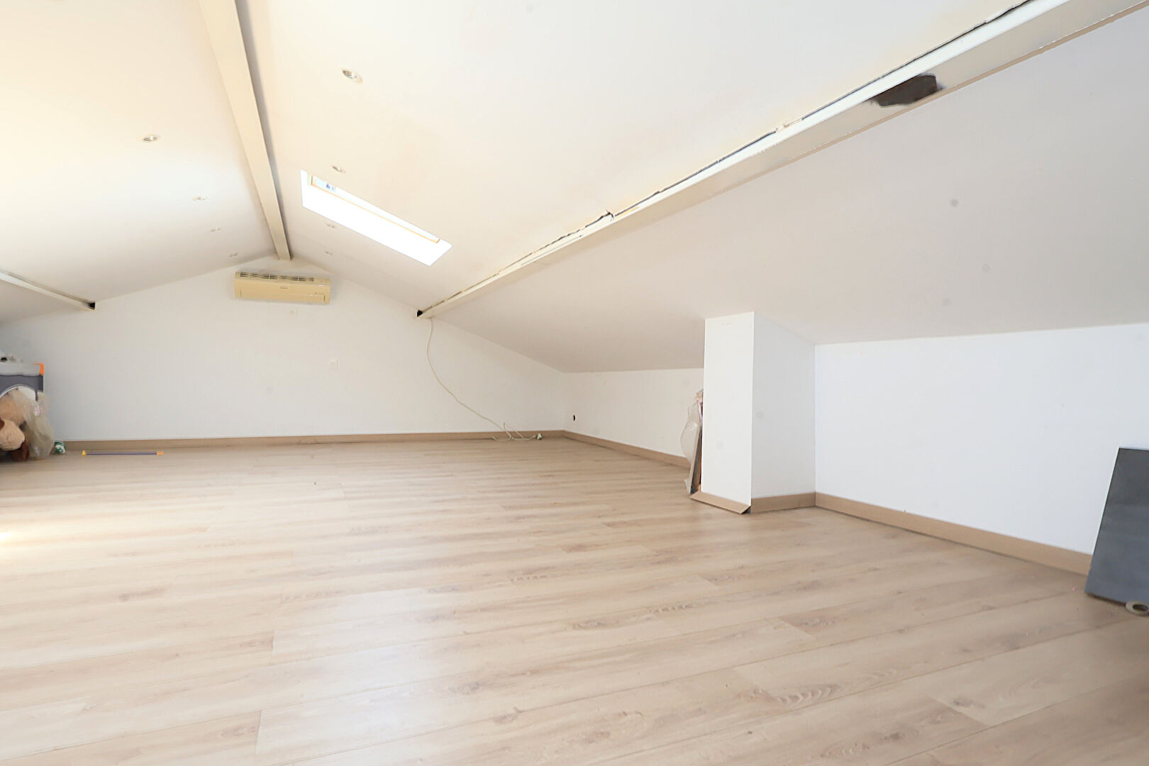 MAUGUIO proche intermarché  Villa 149 m² sur terrain de 478m² - Piscine