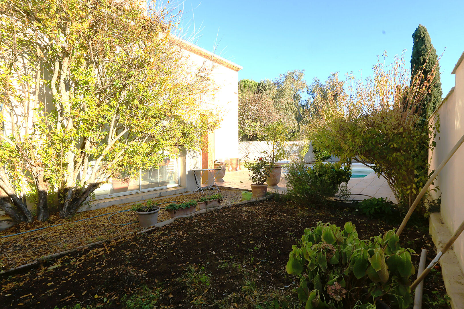VALERGUES Centre  Maison de Ville T5 avec Piscine double Garage + logement indépendant