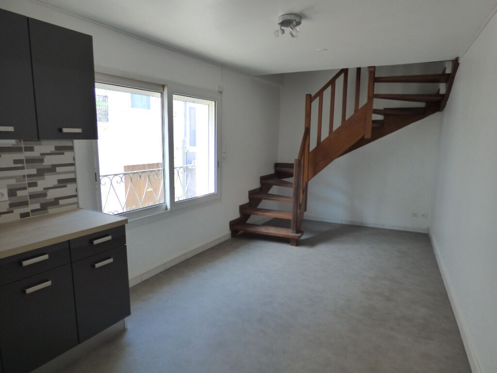 Location d'un appartement F3 (70 m²) à MAUGUIO