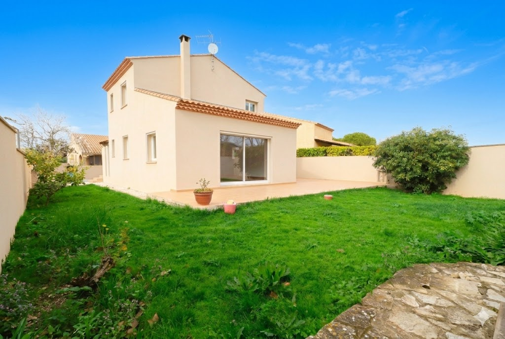 MAUGUIO Maison  Traditionnelle 4 chambres R+1, 137 m²  Terrain piscinable de 487 m²,  grand garage