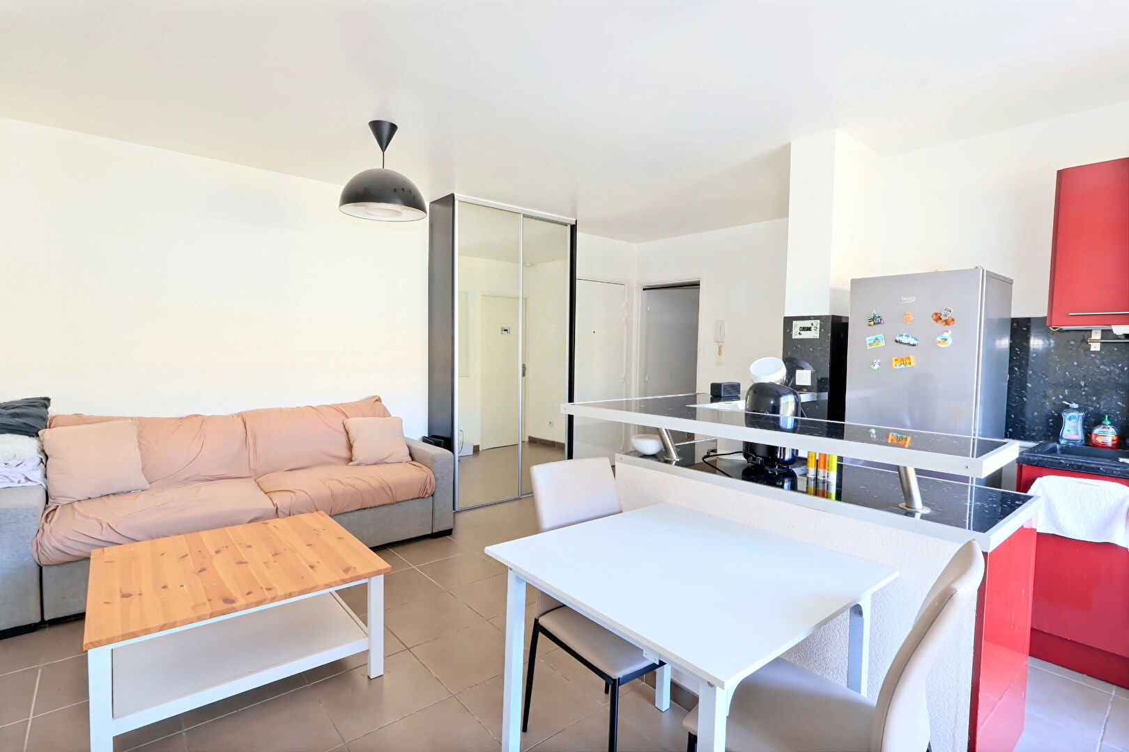 VENTE : appartement T2 à MAUGUIO avec balcon et garage