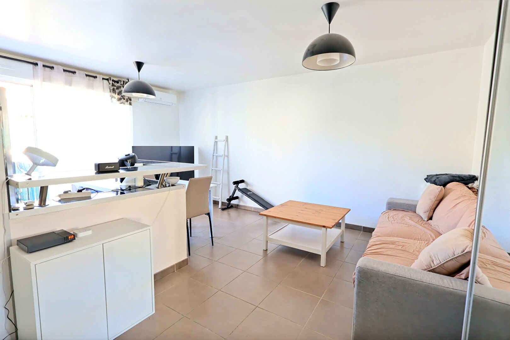 VENTE : appartement T2 à MAUGUIO avec balcon et garage