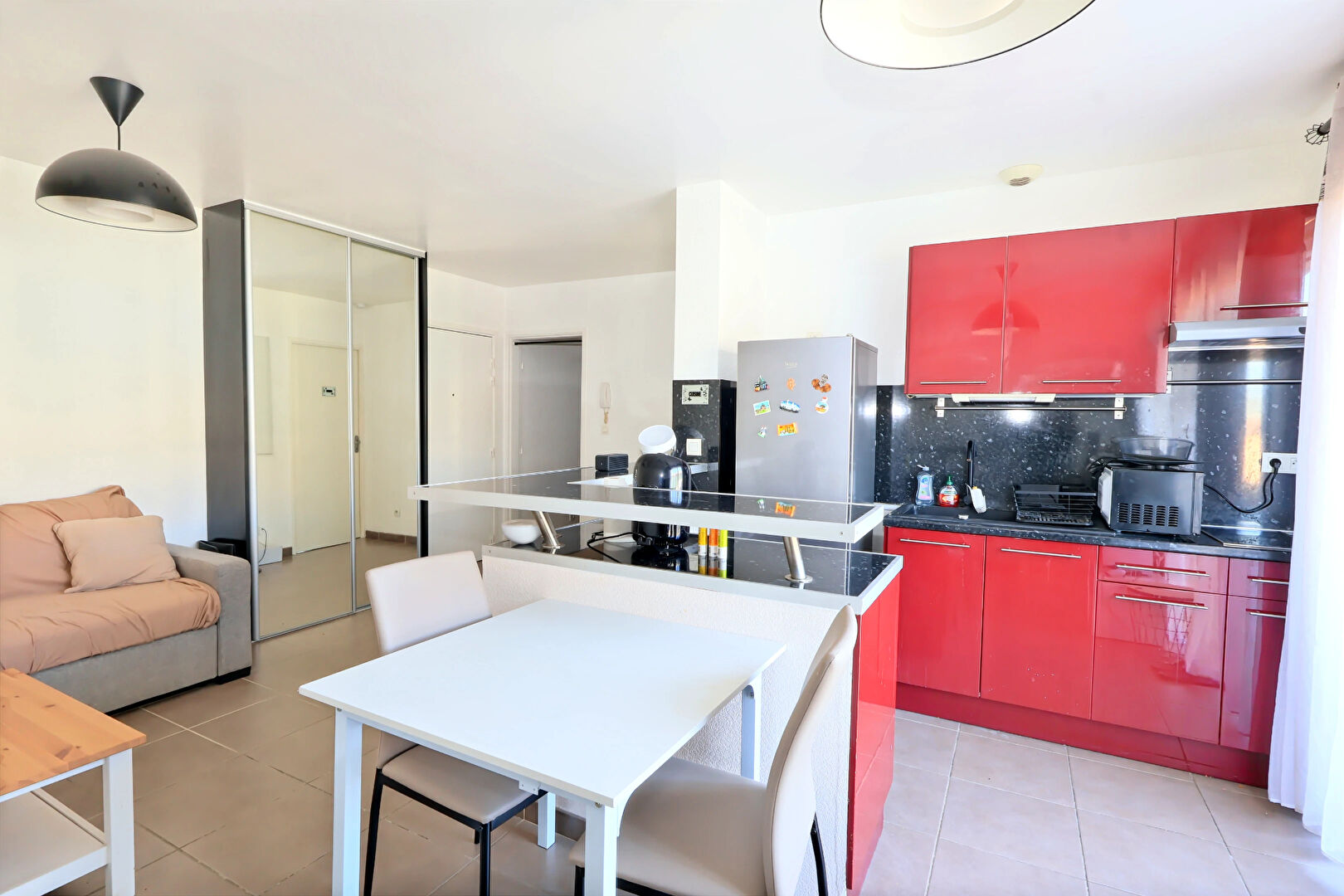 VENTE : appartement T2 à MAUGUIO avec balcon et garage