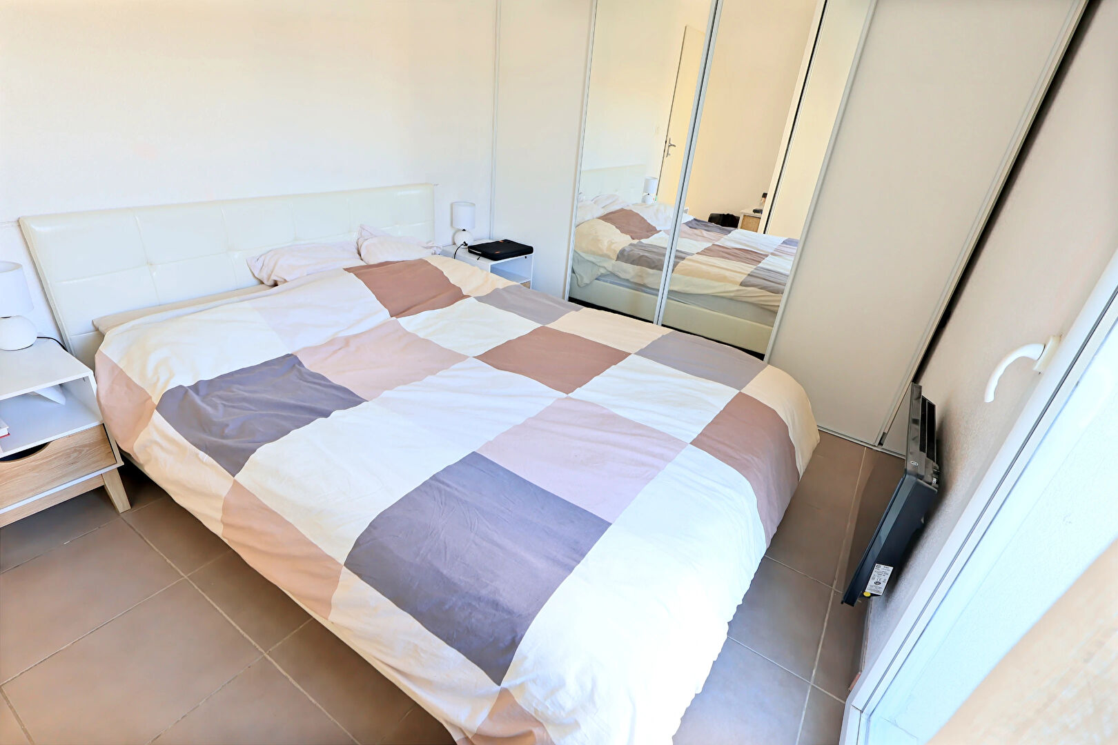 VENTE : appartement T2 à MAUGUIO avec balcon et garage