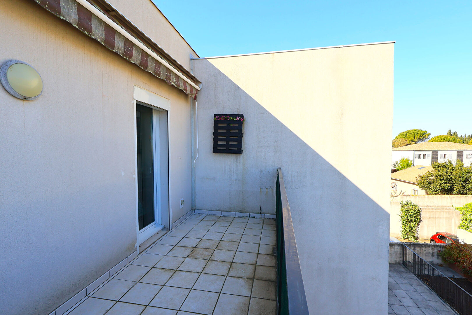 VENTE : appartement T2 à MAUGUIO avec balcon et garage