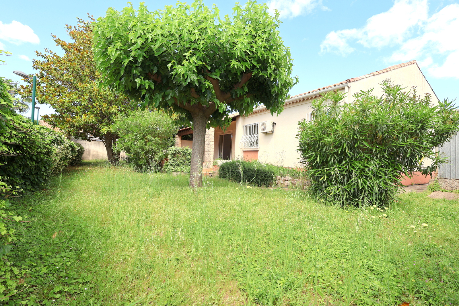 Maison 5 pièces plain-pied grand jardin