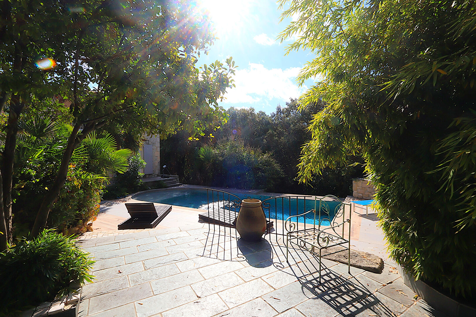 Villa  T7 avec piscine sur 1200 m² de terrain