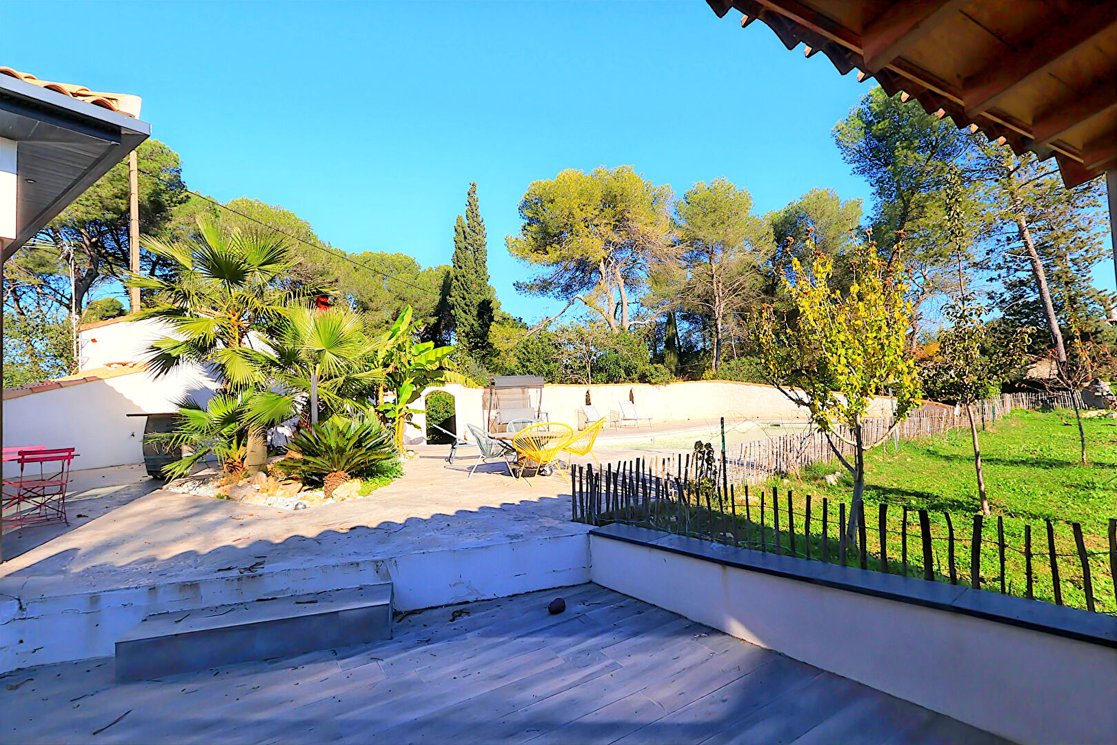 Maison contemporaine à Aubais avec piscine et studio indépendant