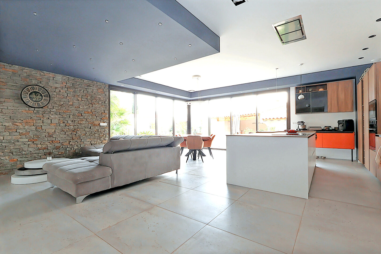 Maison contemporaine à Aubais avec piscine et studio indépendant