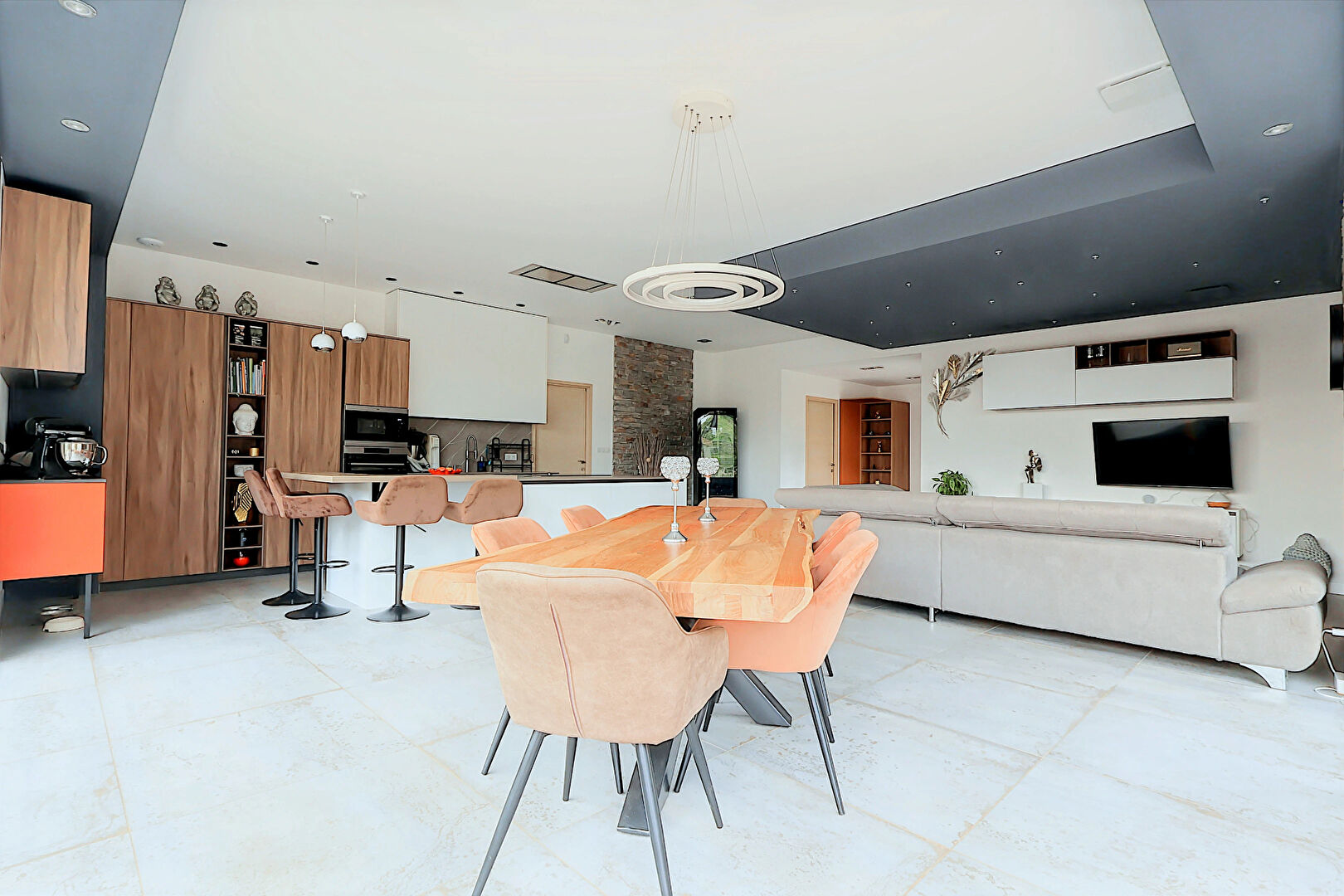 Maison contemporaine à Aubais avec piscine et studio indépendant