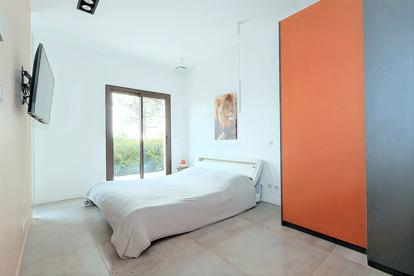 Maison contemporaine à Aubais avec piscine et studio indépendant