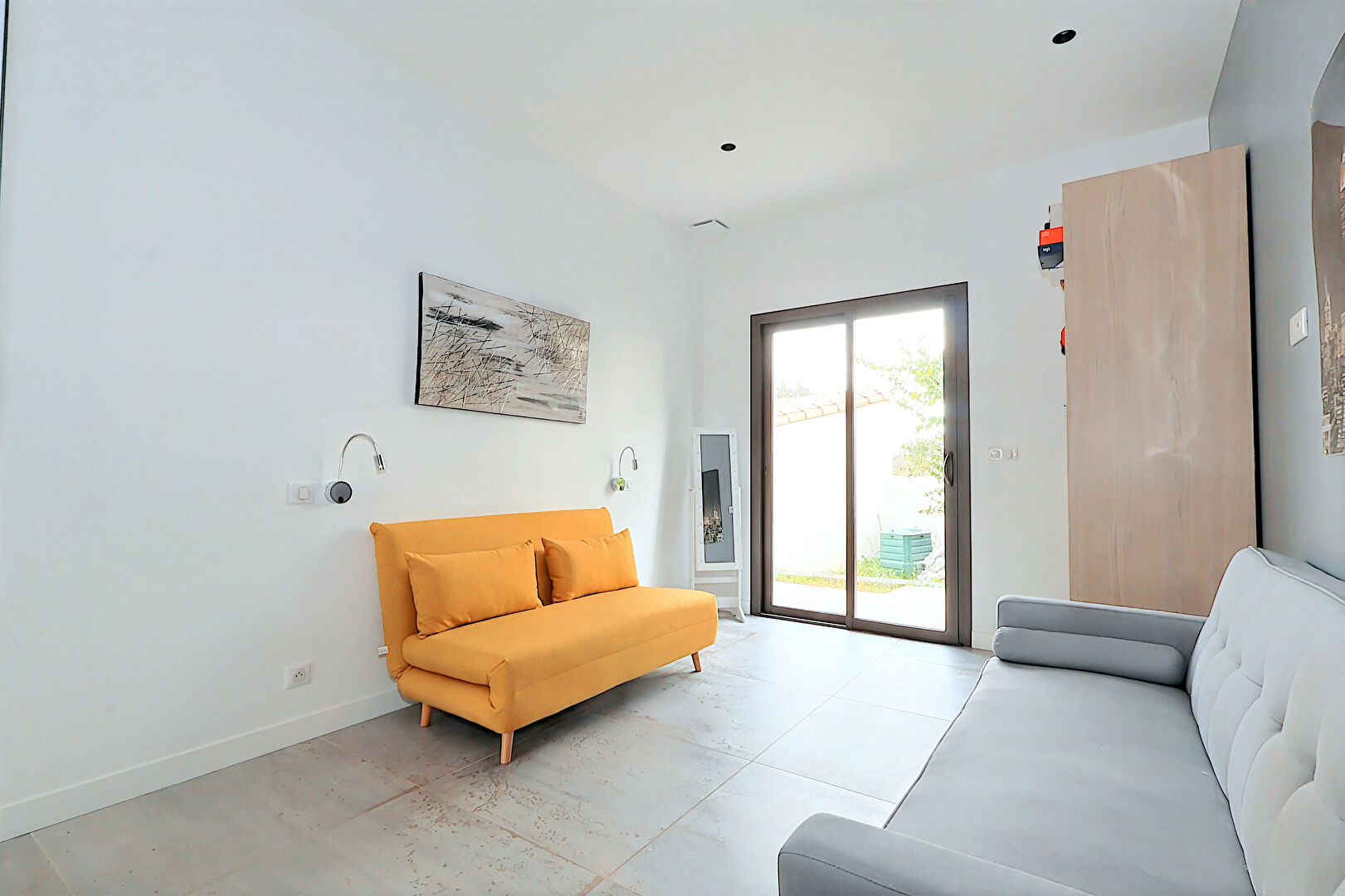 Maison contemporaine à Aubais avec piscine et studio indépendant