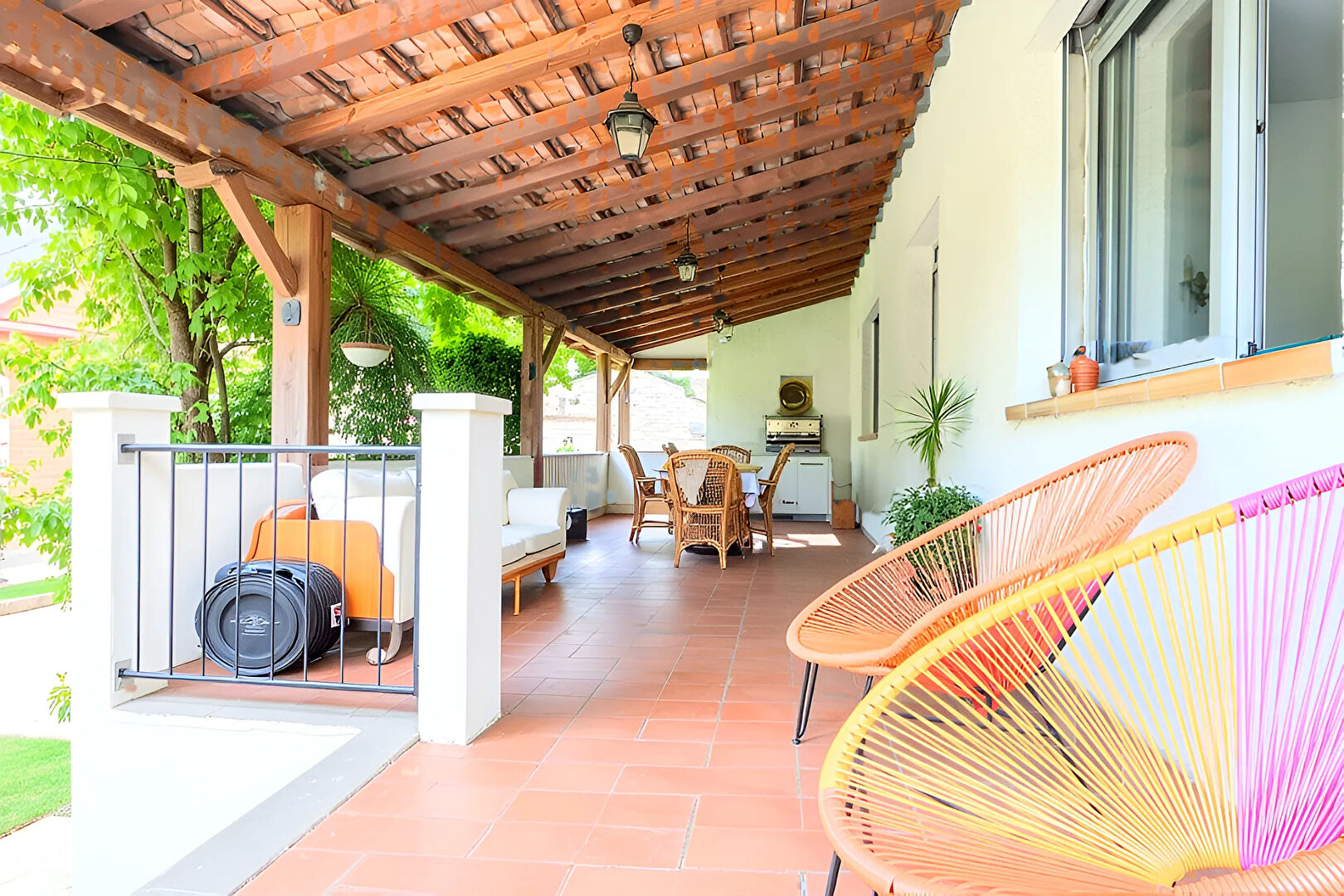 MAUGUIO CENTRE ? Vaste maison familiale avec piscine, jardin et fort potentiel d'aménagement.