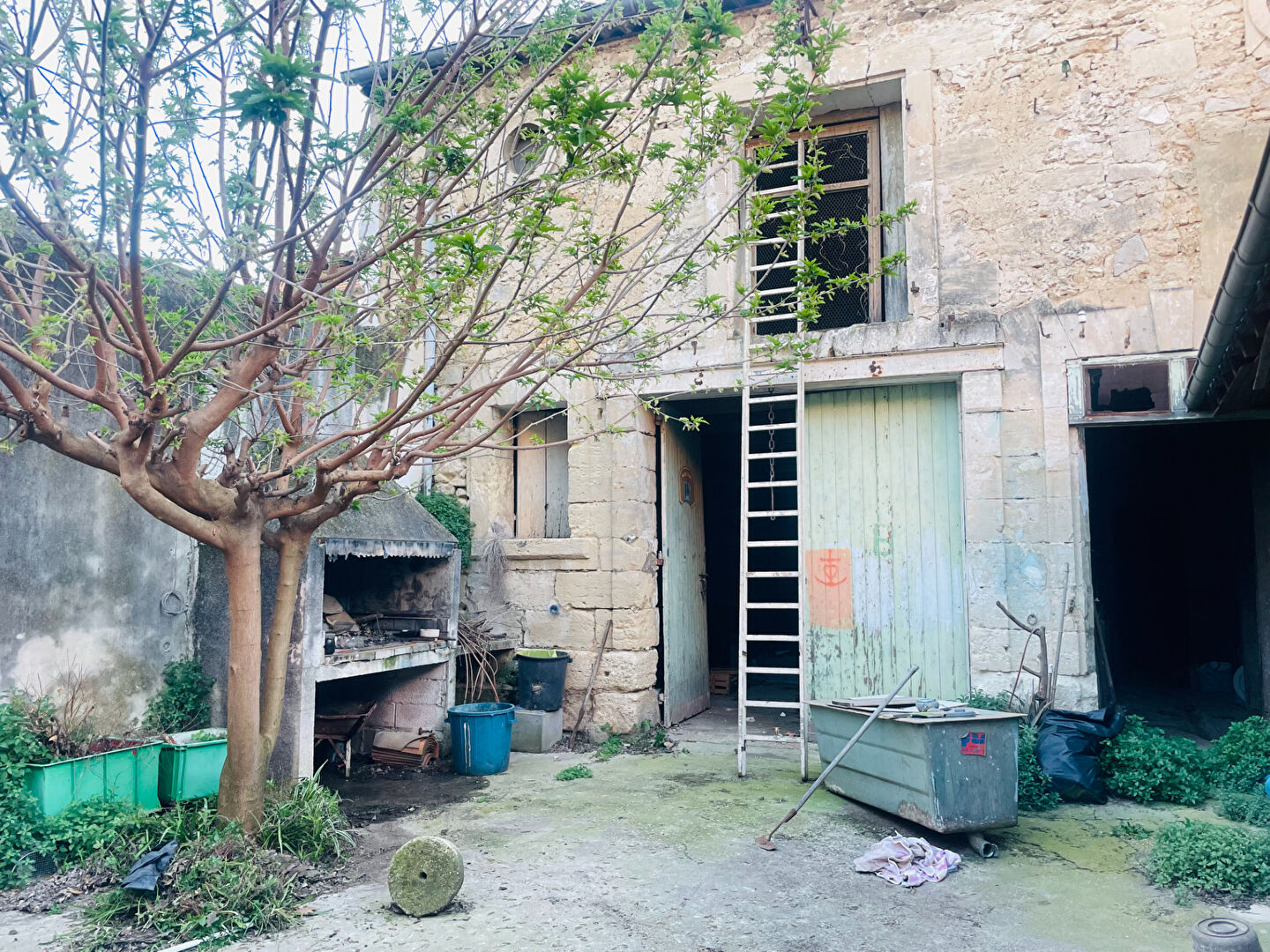 Maison Lansargues 6 pièce(s) 185 m2 + REMISE + ECURIE 100 m2