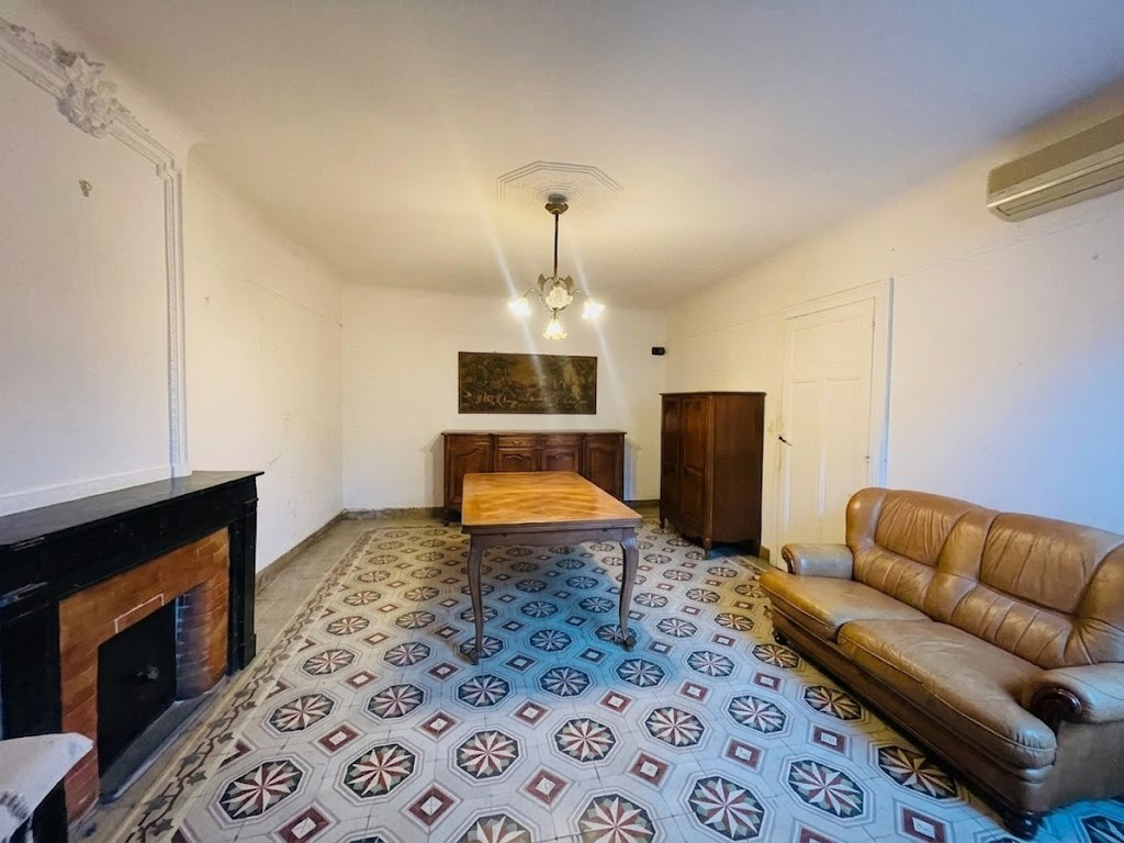 Maison Lansargues 6 pièce(s) 185 m2 + REMISE + ECURIE 100 m2