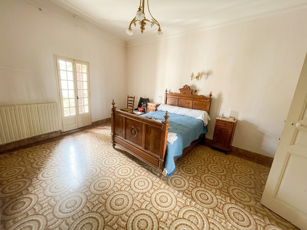 Maison Lansargues 6 pièce(s) 185 m2 + REMISE + ECURIE 100 m2