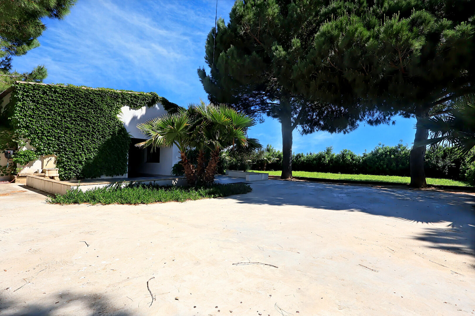 MAUGUIO Ancien corps agricole de 171 m2 avec appartement indépendant