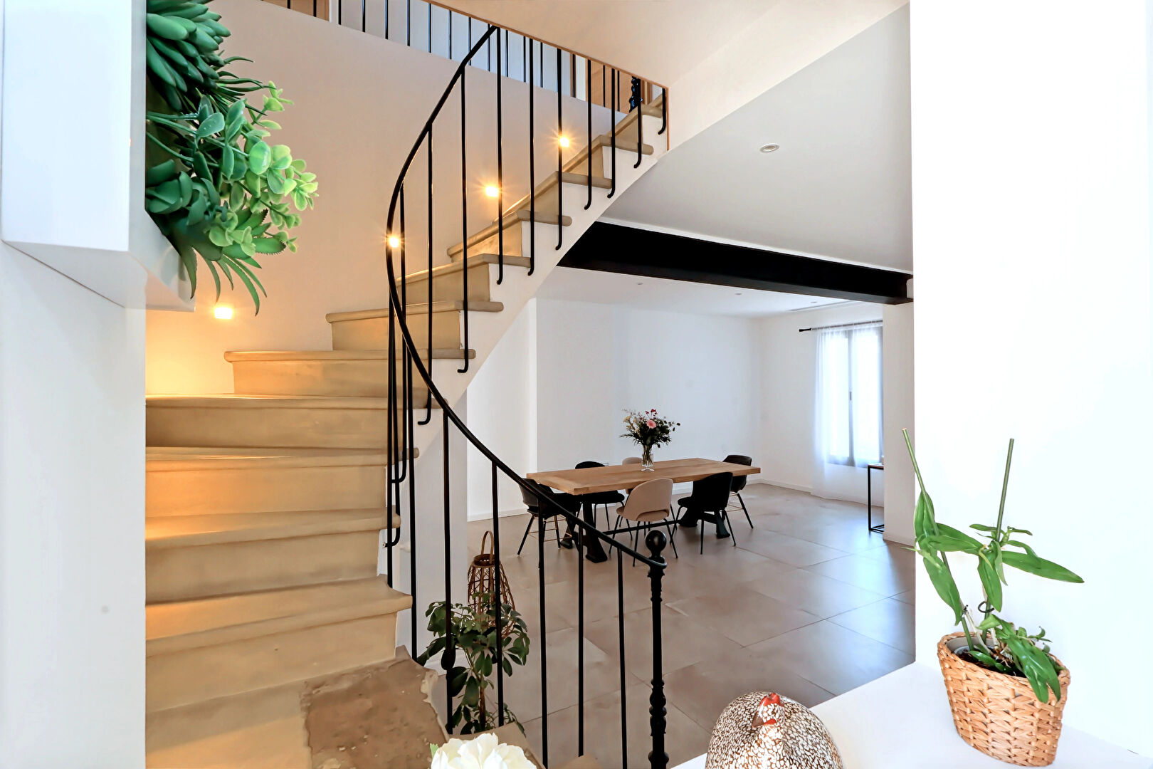 Maison coeur de village de 190m²  avec extérieur