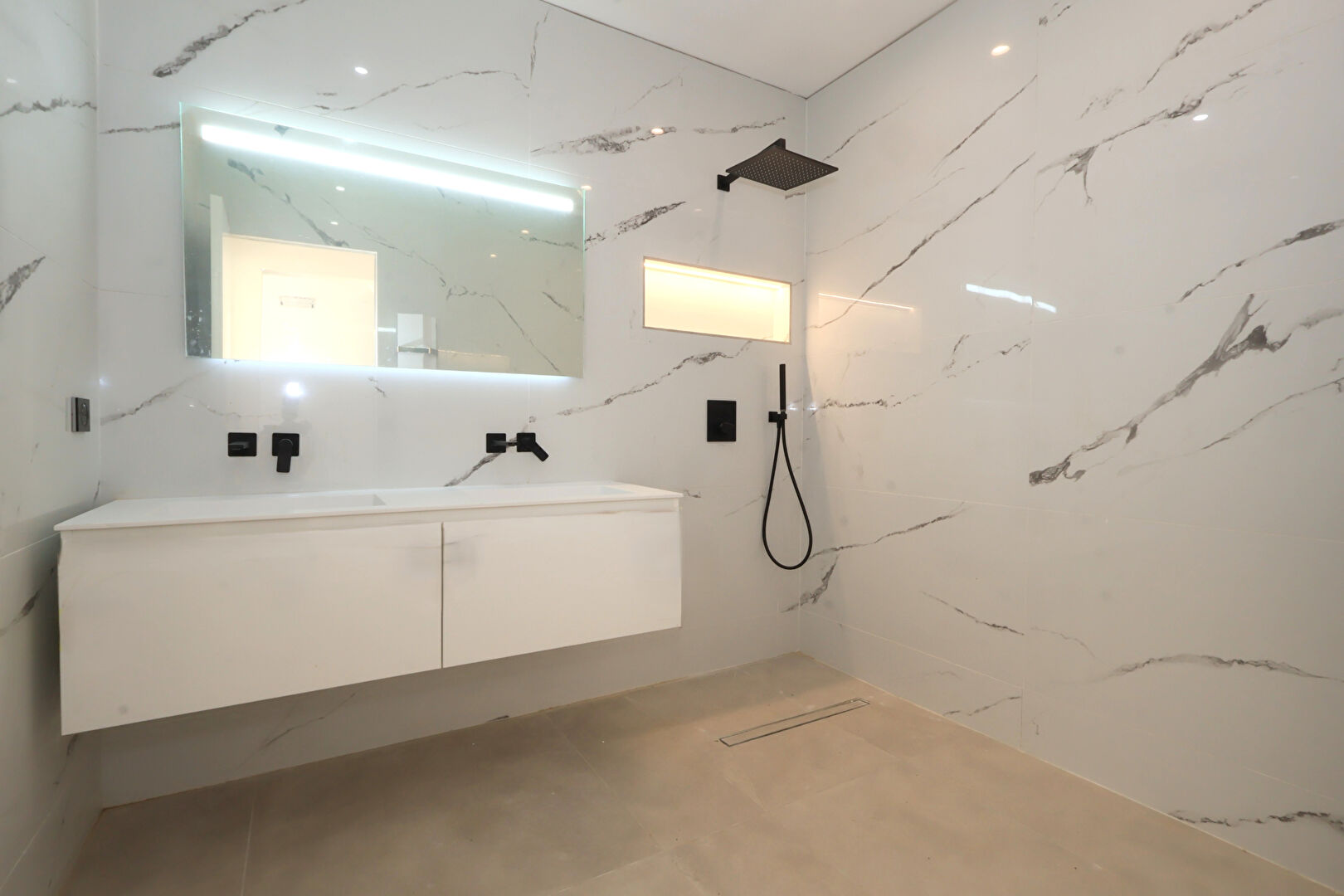 MARGUERITTES  Maison neuve T4 avec piscine de 126 m2 sur 411m²