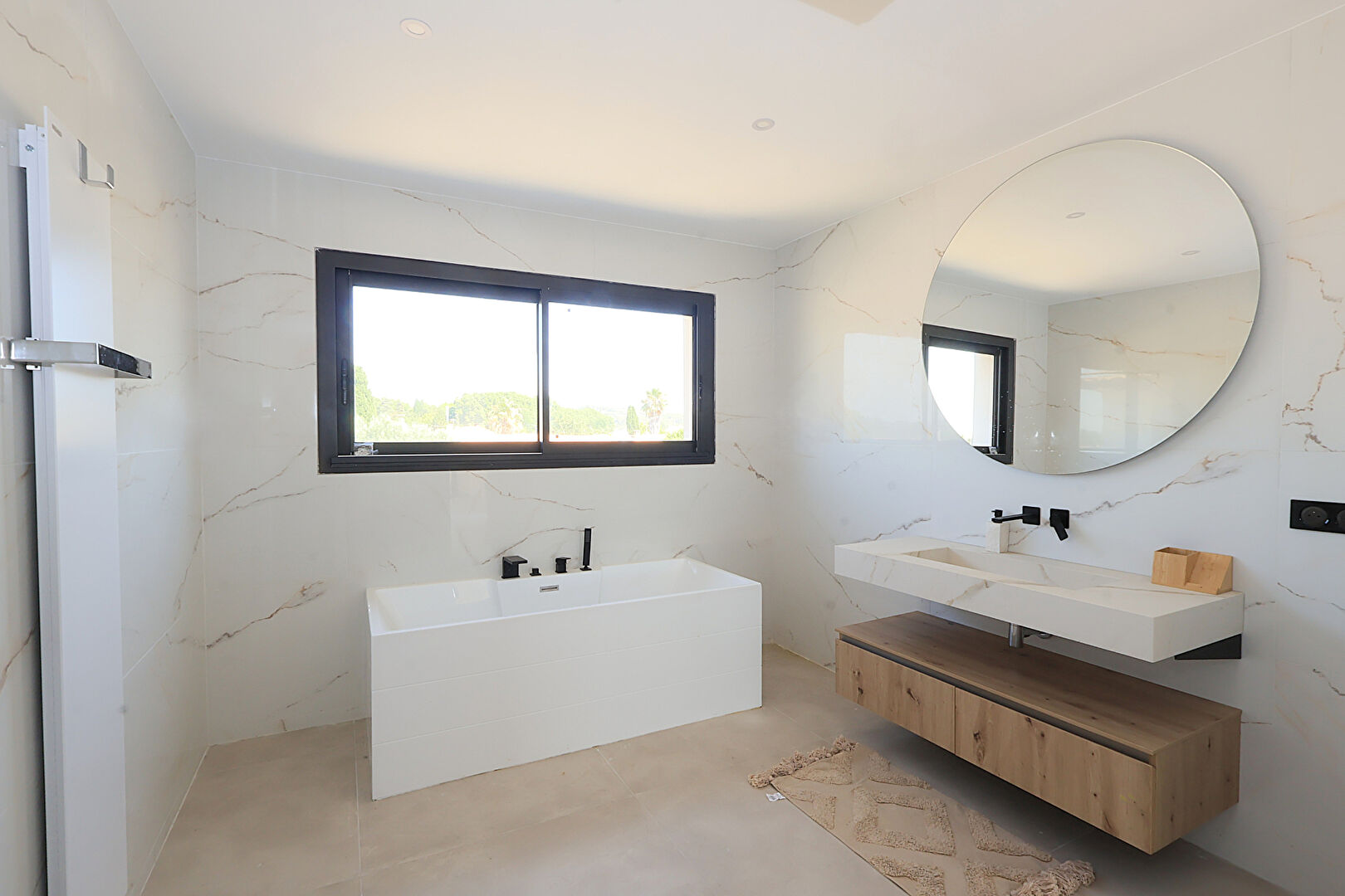 MARGUERITTES  Maison neuve T4 avec piscine de 126 m2 sur 411m²