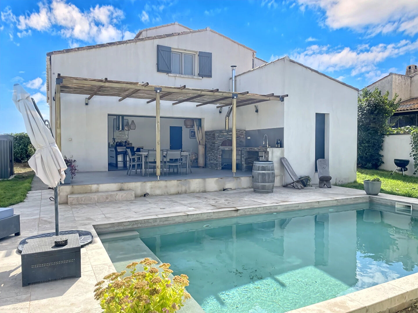 Maison Mauguio 151 m2 + appartement indépendant  46m2 + piscine sur  terrain 605m2