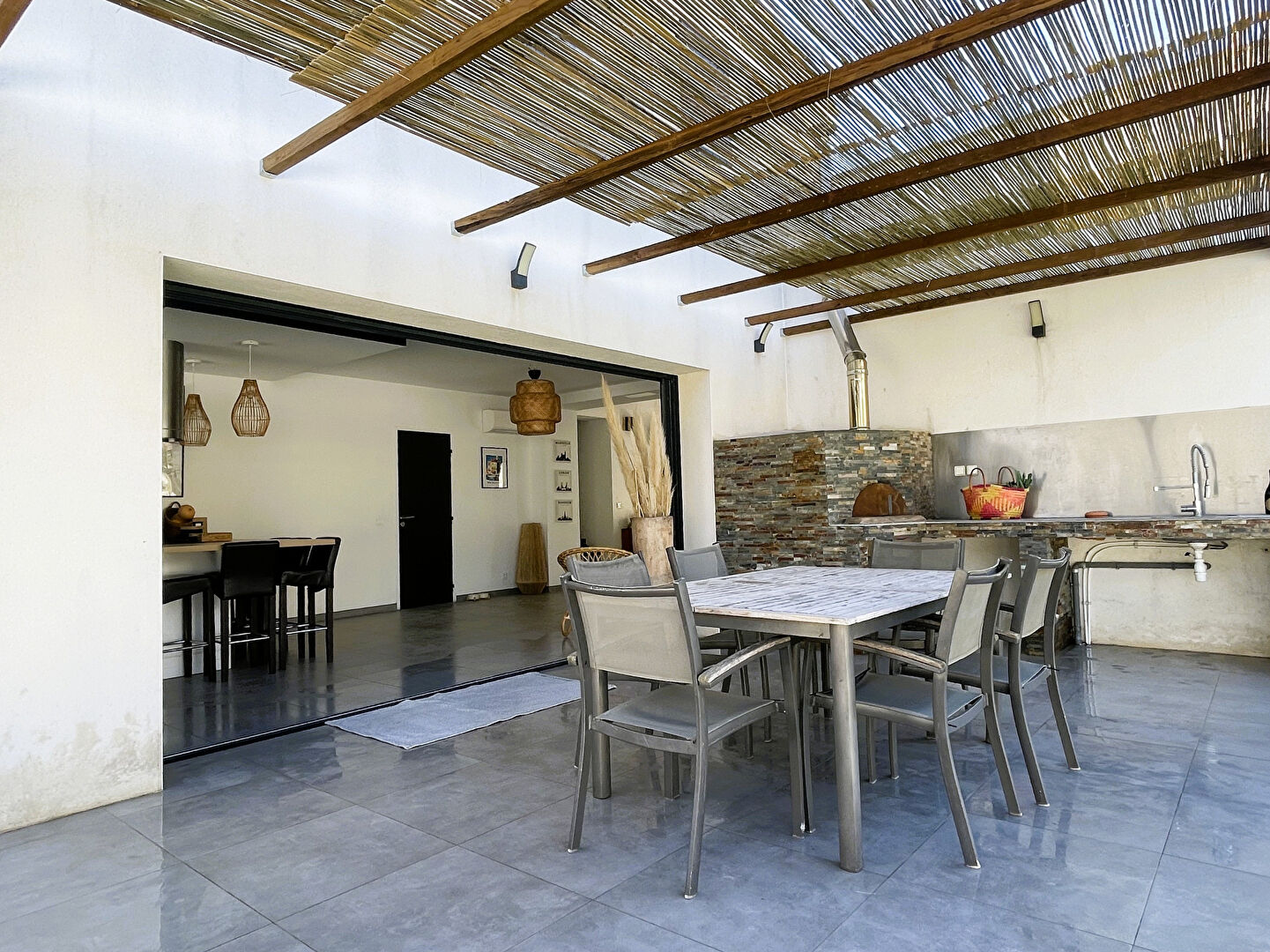 Maison Mauguio 151 m2 + appartement indépendant  46m2 + piscine sur  terrain 605m2