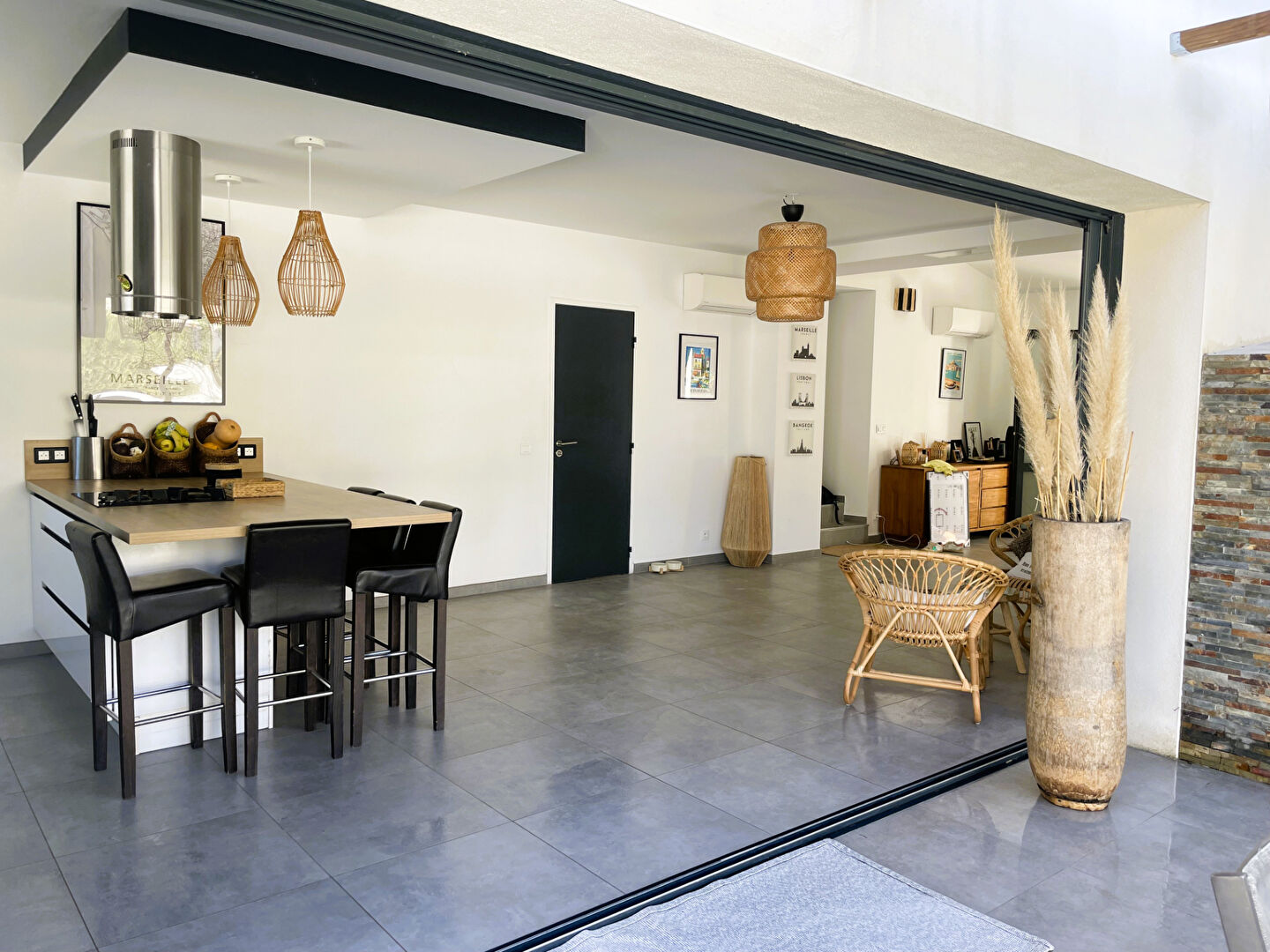 Maison Mauguio 151 m2 + appartement indépendant  46m2 + piscine sur  terrain 605m2