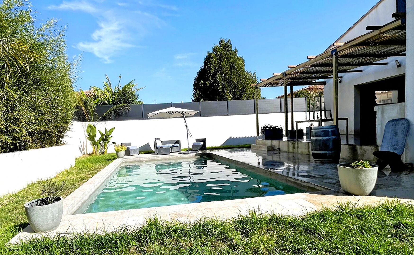 Maison Mauguio 151 m2 + appartement indépendant  46m2 + piscine sur  terrain 605m2