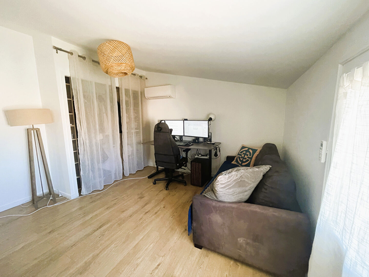 Maison Mauguio 151 m2 + appartement indépendant  46m2 + piscine sur  terrain 605m2