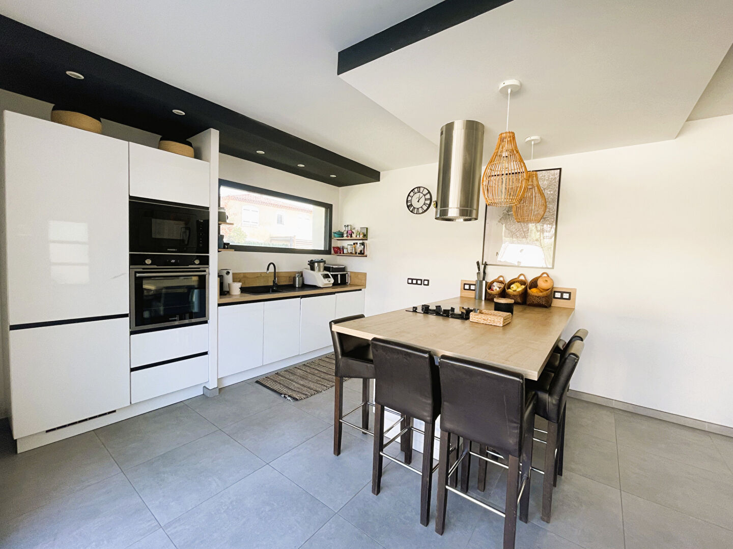 Maison Mauguio 151 m2 + appartement indépendant  46m2 + piscine sur  terrain 605m2