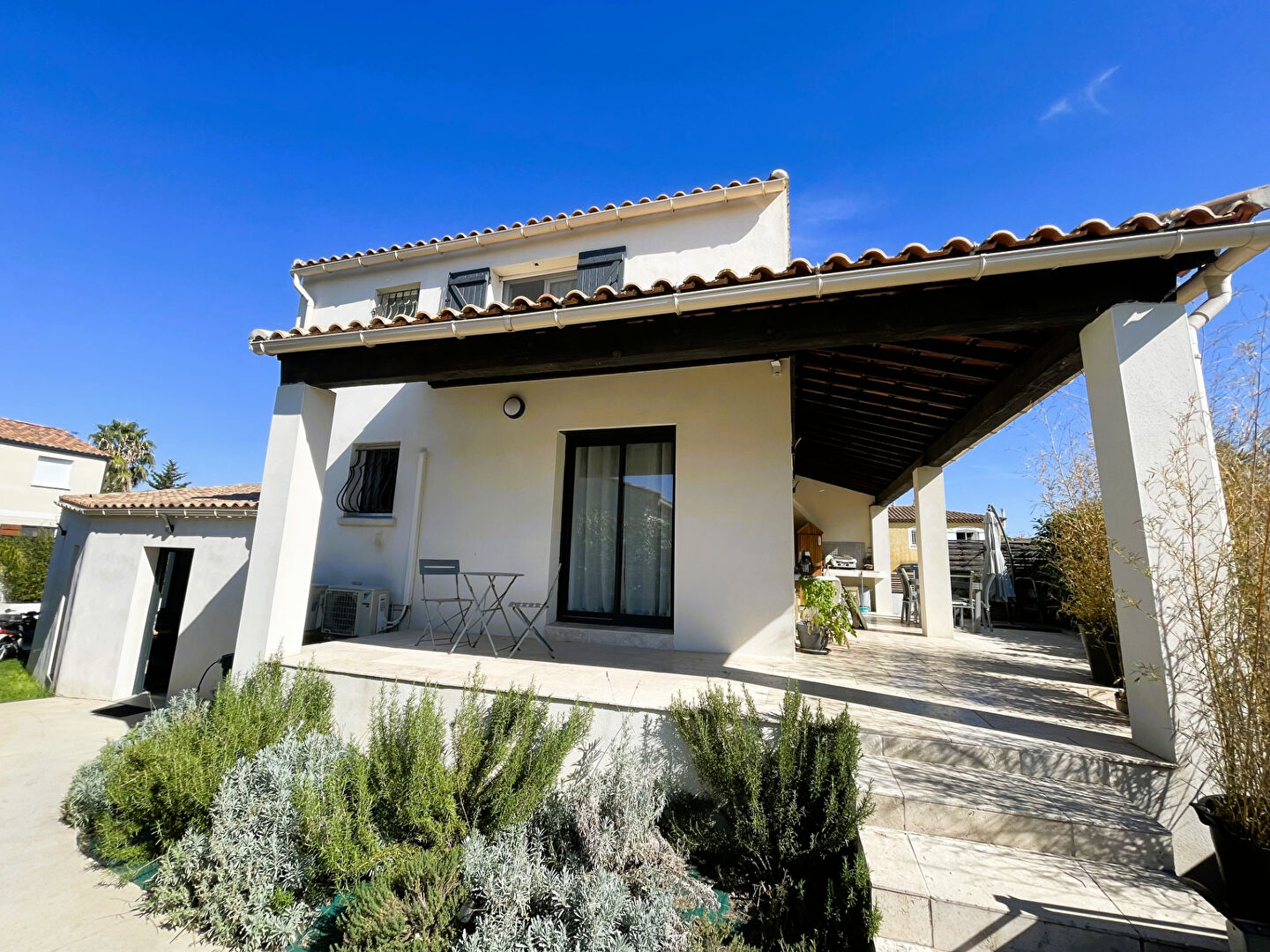 Maison Mauguio 151 m2 + appartement indépendant  46m2 + piscine sur  terrain 605m2