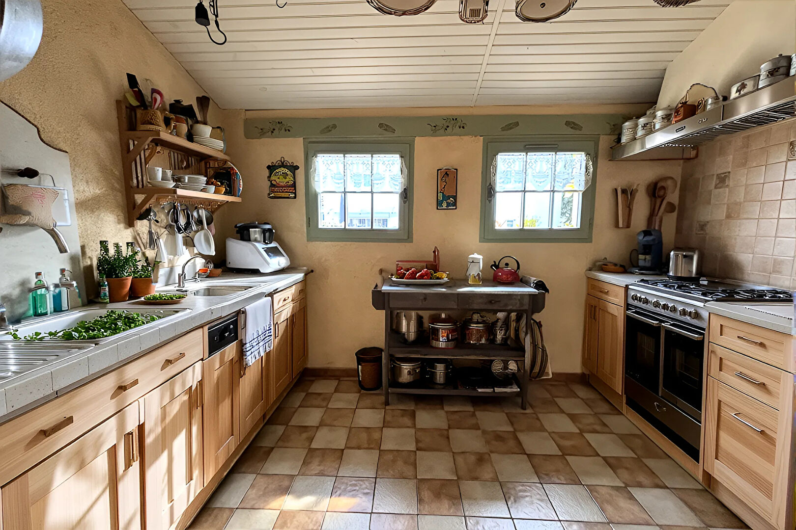 Maison de Plain-Pied de Charme avec Piscine