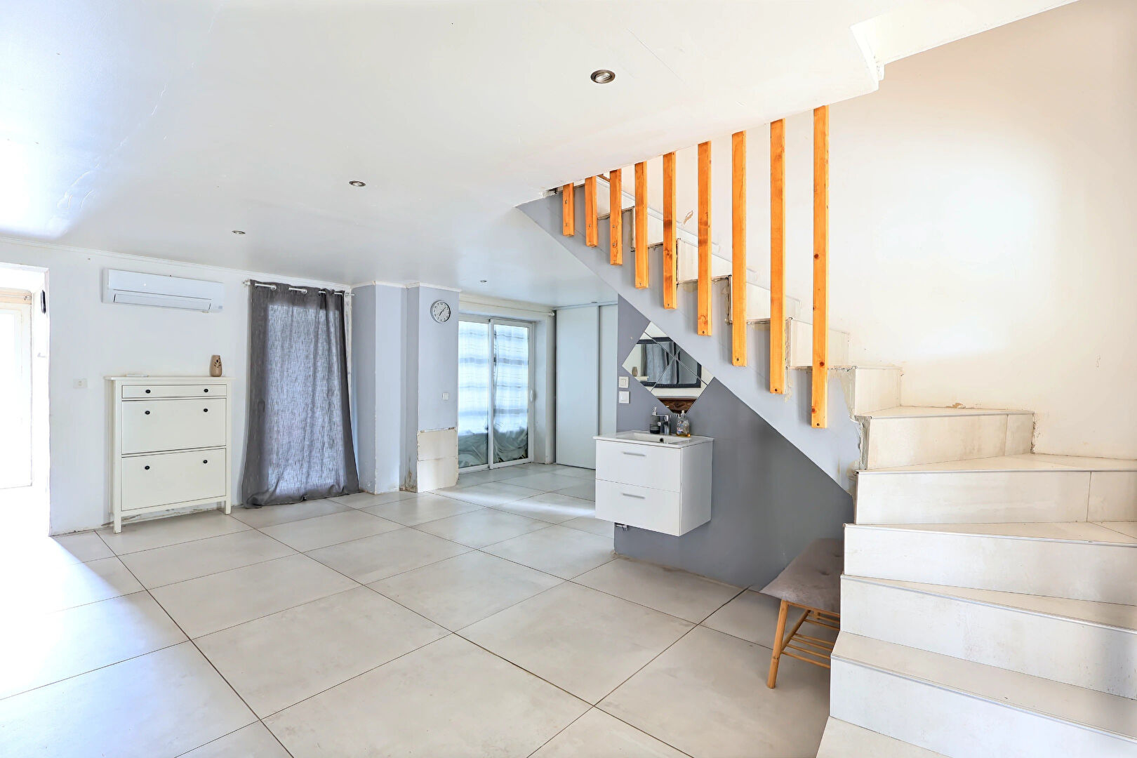 Villa T5 avec piscine de 224m² sur terrain de 995m²