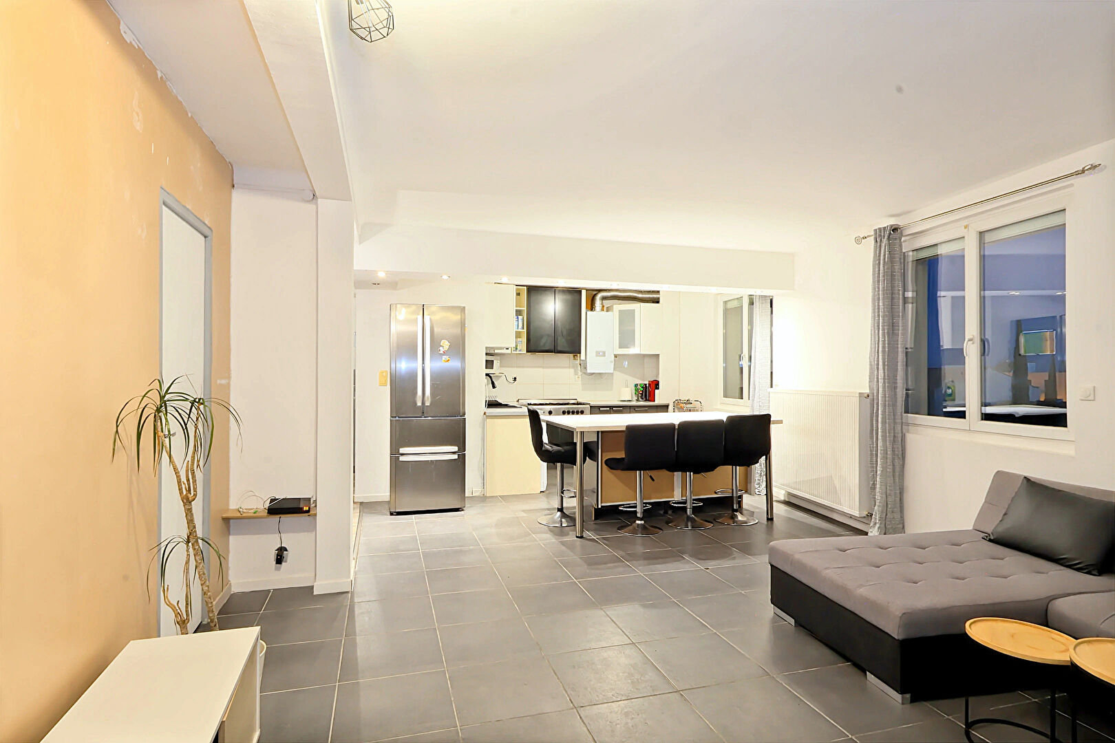 Lunel  - Grand appartement lumineux 5 pièces de 115 m² à 15 min de la mer