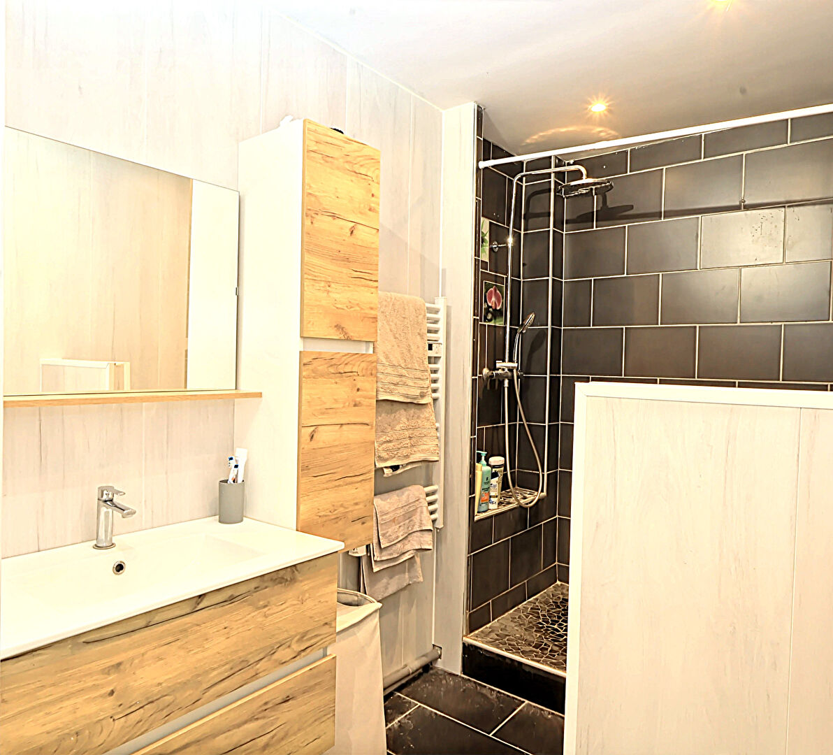 Lunel  - Grand appartement lumineux 5 pièces de 115 m² à 15 min de la mer