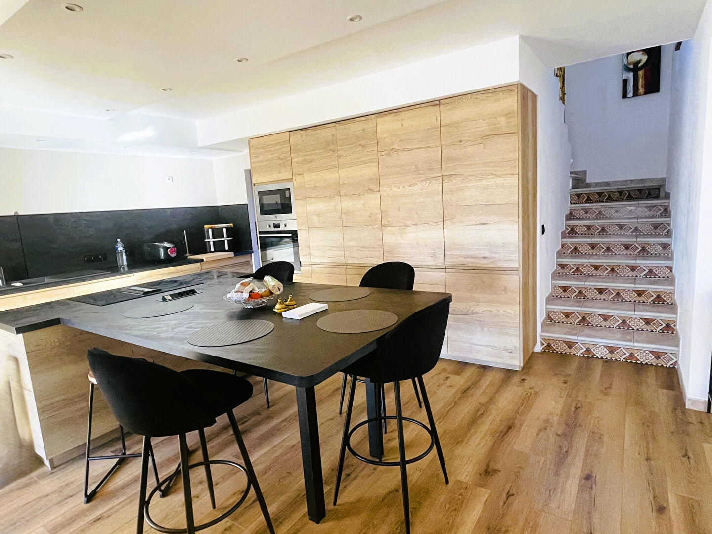 MAUGUIO 5 pièces 138 m2 sur 450 m2 avec Piscine, garage aménagé et cave