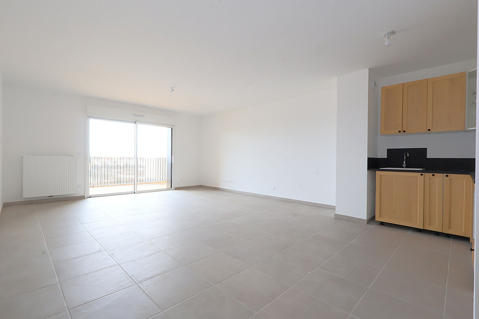 MAUGUIO - Appartement T3 neuf de 71 m² à louer avec terrasse et parking