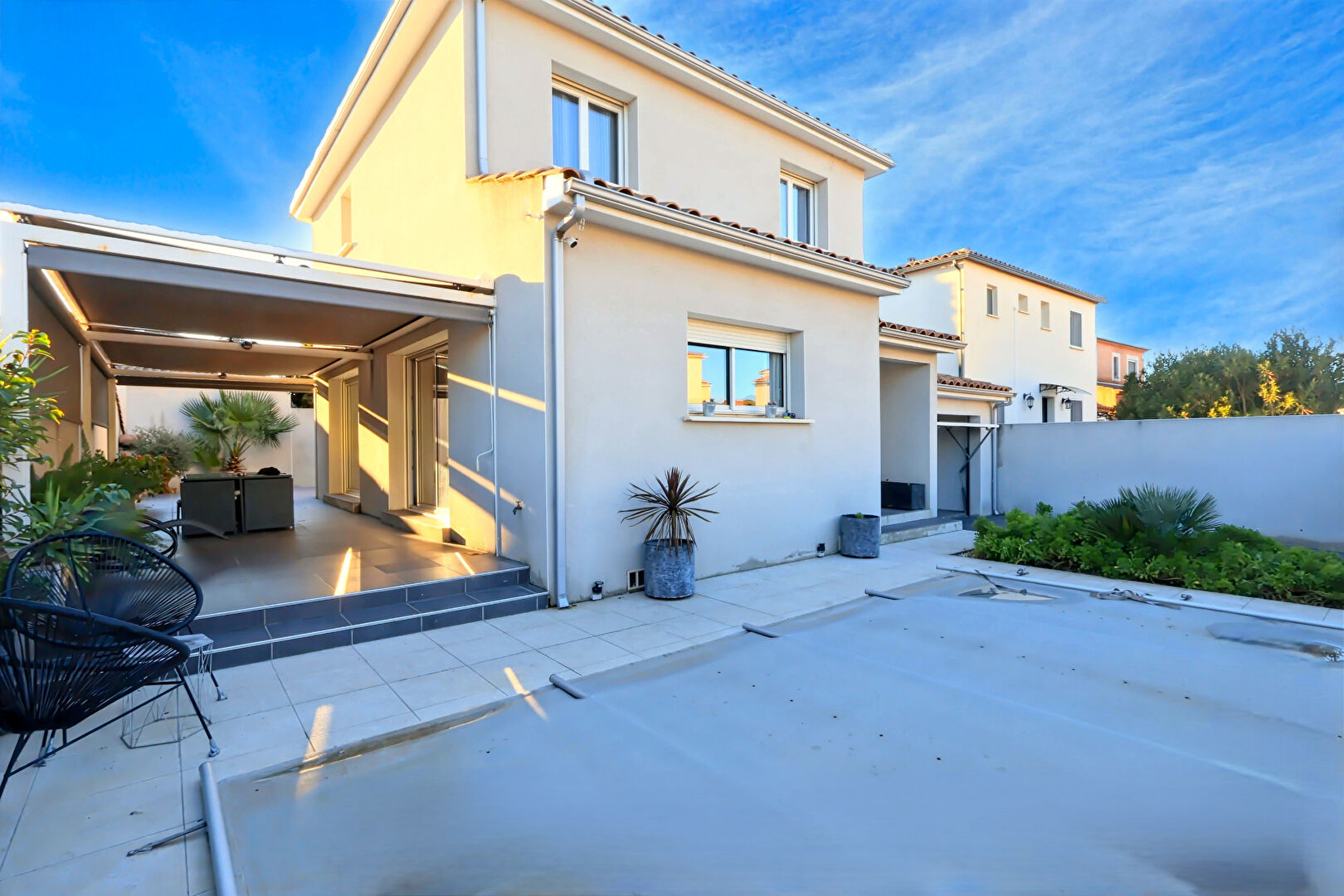 VILLA  LUNEL NORD T5 CONTEMPORAINE AVEC PISCINE 