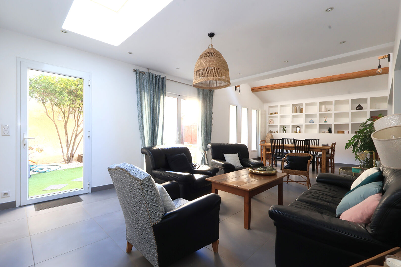 Maison de 185m² en centre-ville à Candillargues avec extérieurs