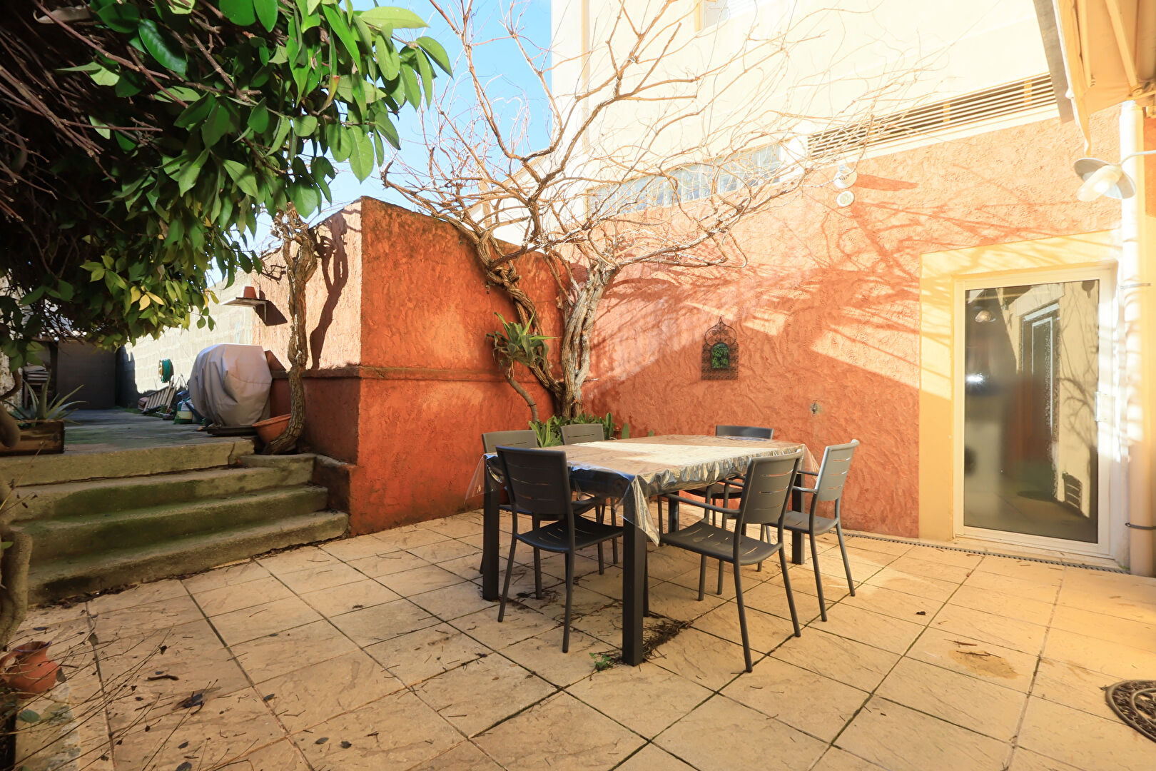 Maison de 185m² en centre-ville à Candillargues avec extérieurs